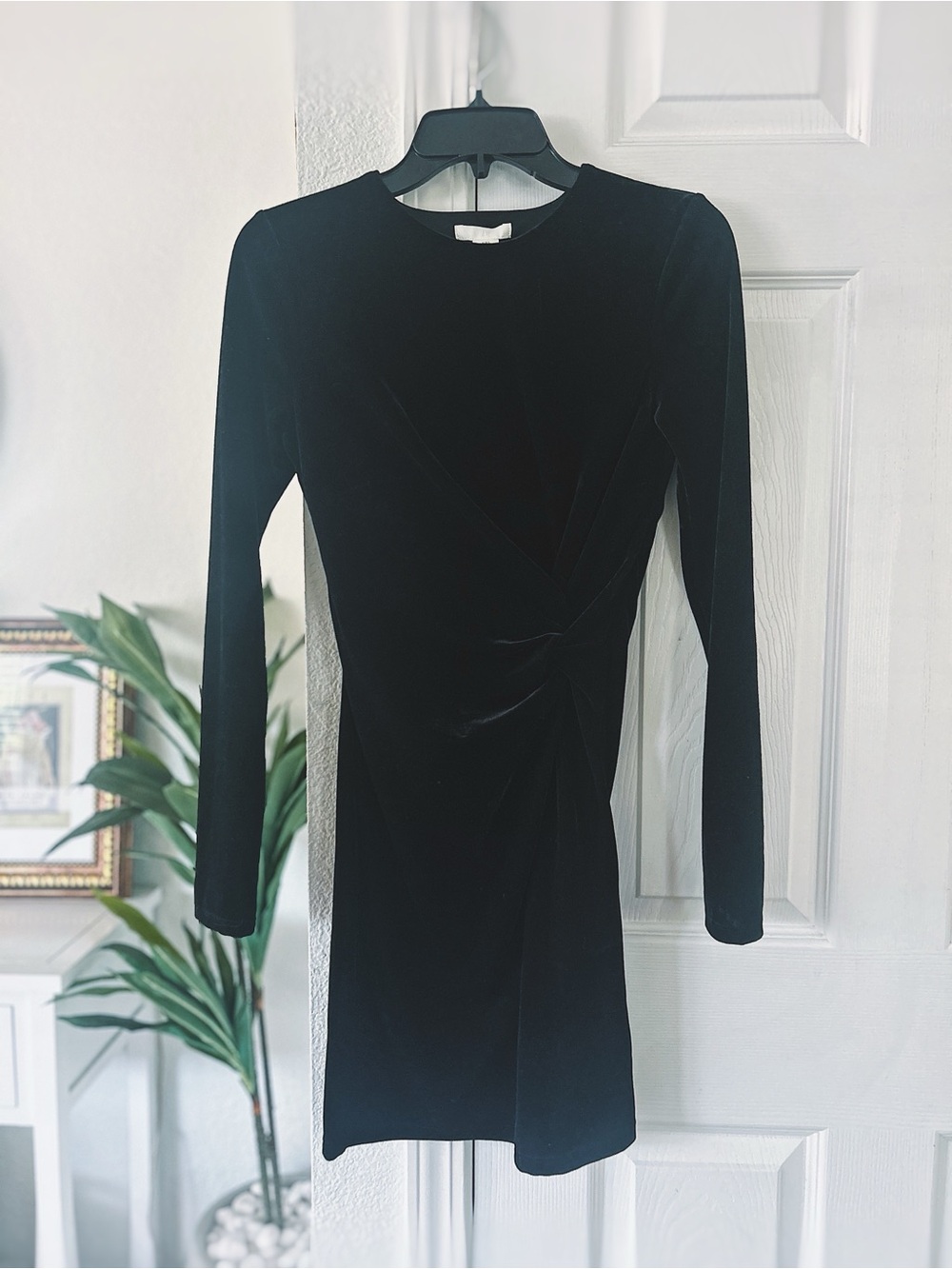 H&M Black Velvet Long-Sleeve Twist Dress